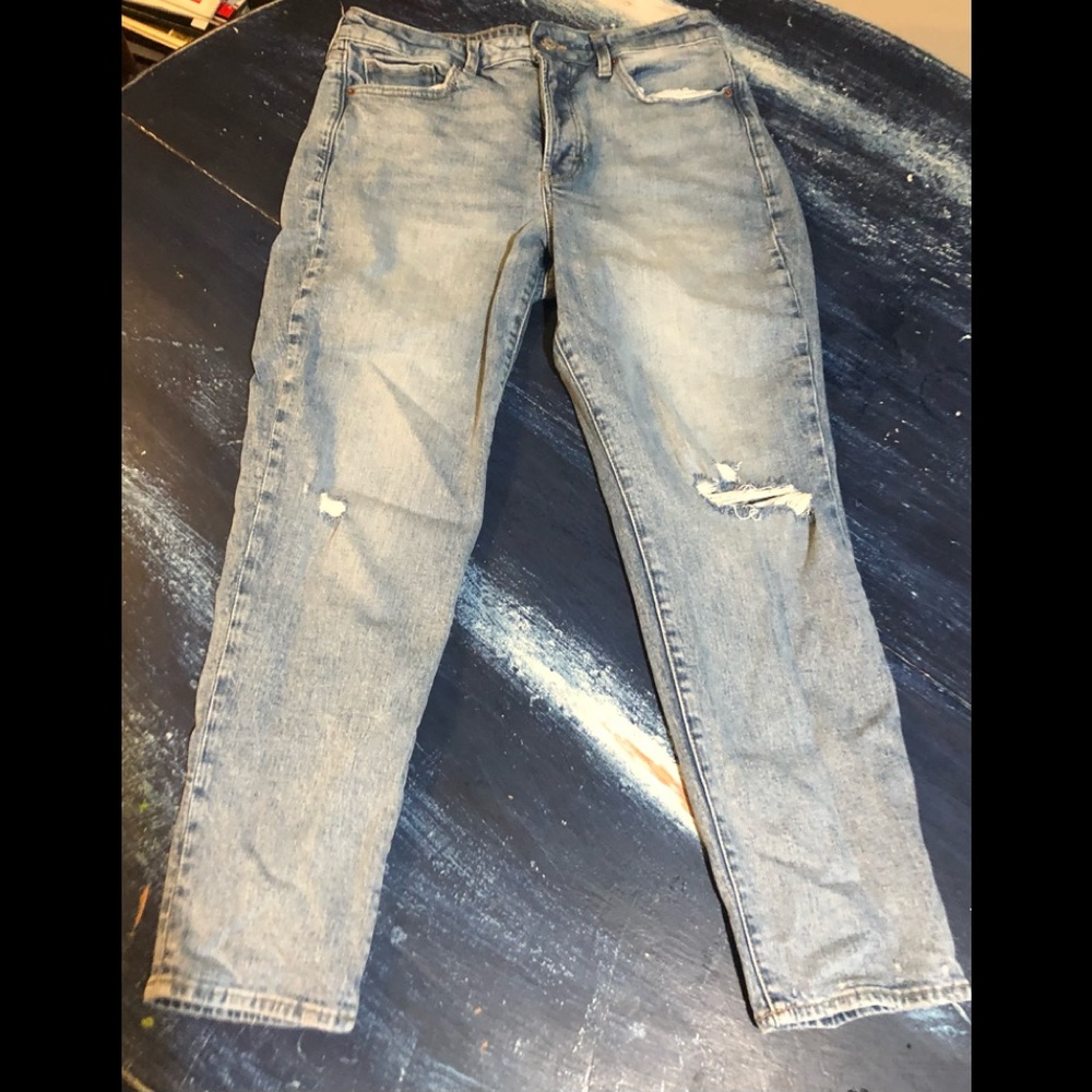 Ripped boyfriend jeans